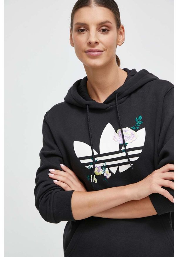 adidas Originals bluza damska kolor czarny z kapturem z nadrukiem. Typ kołnierza: kaptur. Kolor: czarny. Materiał: materiał. Wzór: nadruk
