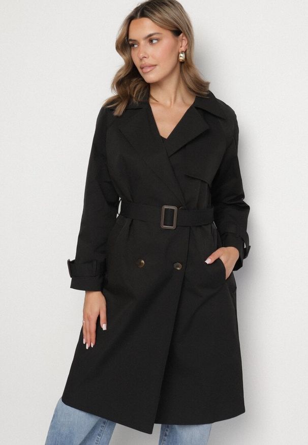 Born2be - Czarny Płaszcz w Stylu Trencza Ozdobiony Paskiem z Klamrą Ninellira. Kolor: czarny. Materiał: jeans. Długość rękawa: długi rękaw. Długość: długie. Wzór: aplikacja. Styl: klasyczny, elegancki