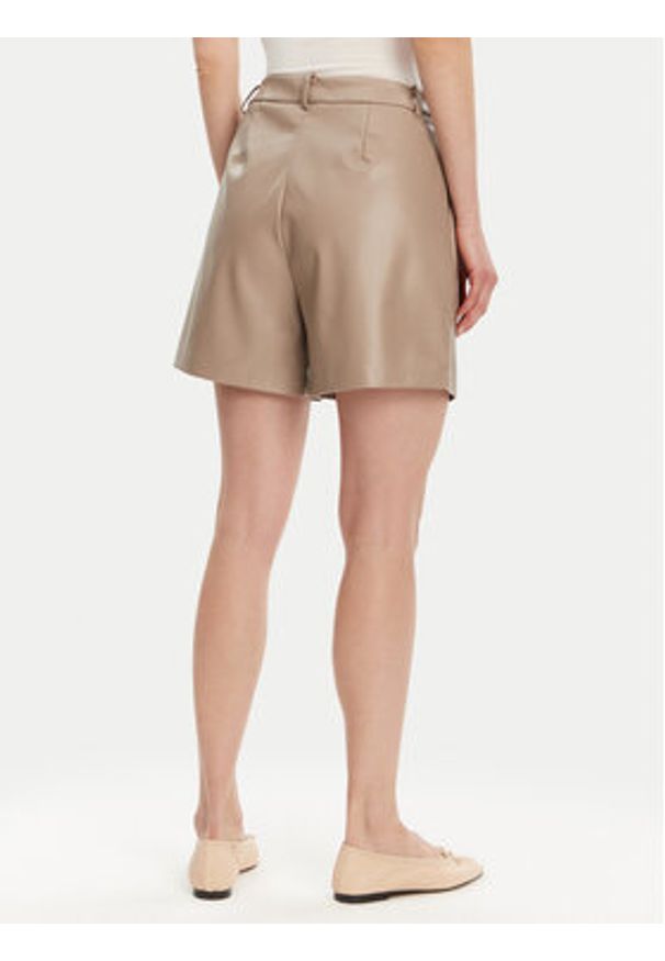 only - ONLY Szorty z imitacji skóry Saramy 15338008 Beżowy Regular Fit. Kolor: beżowy. Materiał: skóra