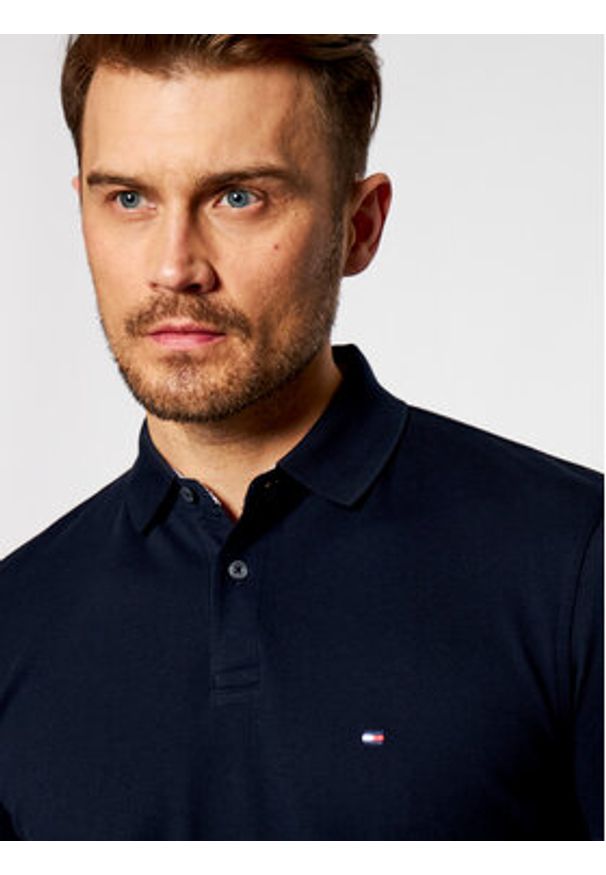 TOMMY HILFIGER - Tommy Hilfiger Polo 1985 MW0MW17770 Granatowy Regular Fit. Typ kołnierza: polo. Kolor: niebieski. Materiał: bawełna