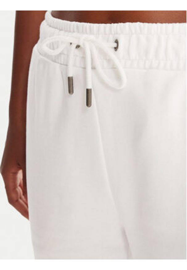 Guess Jeans Spodnie dresowe W5YB32 K68I4 Biały Regular Fit. Kolor: biały. Materiał: bawełna