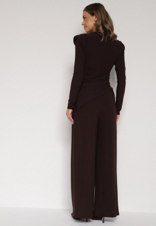 Born2be - Brązowy Elegancki Komplet Szerokie Spodnie i Bluzka z Usztywnianymi Ramionami Sewesta. Kolor: brązowy