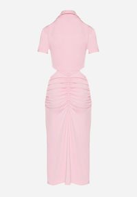 Born2be - Różowa Sukienka Koszulowa z Wycięciami w Talii i i Marszczeniami Zapinana na Guziki Quvlea. Okazja: na co dzień. Kolor: różowy. Materiał: wiskoza, jeans. Typ sukienki: koszulowe. Styl: casual #7