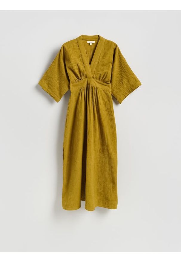 Reserved - Muślinowa sukienka midi - oliwkowy. Kolor: oliwkowy. Materiał: bawełna. Długość: midi