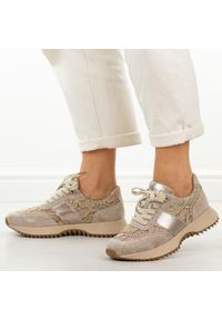 Khaki skórzane sneakersy damskie Vinceza 99200. Okazja: na co dzień. Nosek buta: okrągły. Kolor: brązowy. Materiał: tkanina, skóra. Szerokość cholewki: normalna. Sezon: wiosna, lato. Styl: casual, klasyczny, sportowy #1