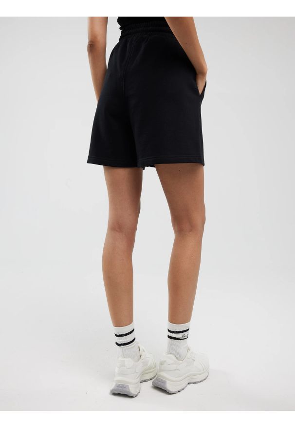 Big-Star - Szorty damskie dresowe czarne Arisala 906. Okazja: na co dzień. Kolor: czarny. Materiał: dresówka. Wzór: haft, ze splotem. Styl: wakacyjny, casual