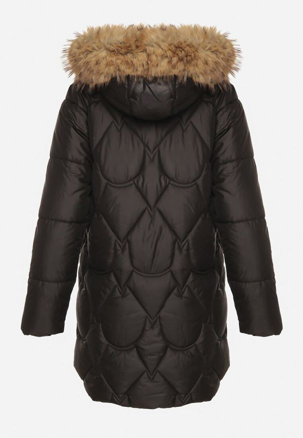 Born2be - Czarna Pikowana Kurtka z Kapturem z Futerkiem Oliresa. Okazja: na co dzień. Typ kołnierza: kaptur. Kolor: czarny. Materiał: futro. Styl: casual, sportowy
