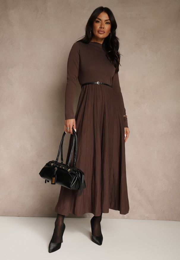 Renee - Brązowa Dzianinowa Sukienka Rozkloszowana Longsleeve z Wiskozą i Paskiem Tusnira. Okazja: na co dzień. Kolor: brązowy. Materiał: dzianina, wiskoza. Długość rękawa: długi rękaw. Typ sukienki: proste. Styl: casual, elegancki