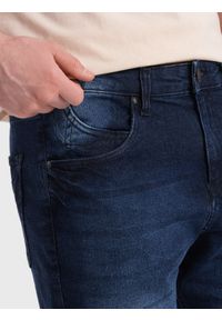 Ombre Clothing - Krótkie spodenki męskie jeansowe z delikatnym washem – ciemnoniebieskie V3. Kolor: niebieski. Materiał: jeans. Długość: krótkie. Wzór: aplikacja. Sezon: lato. Styl: klasyczny, wakacyjny #3