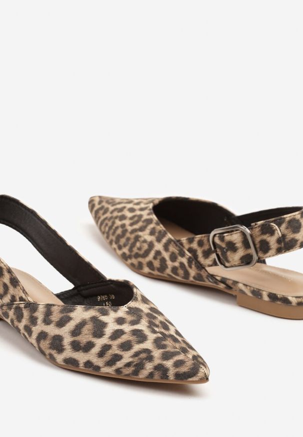Renee - Panterkowe Sandały Typu Slingback Ozdobione Klamrą Banelias. Okazja: na co dzień. Zapięcie: klamry. Materiał: jeans. Wzór: aplikacja. Sezon: lato, wiosna. Styl: casual, klasyczny, wizytowy