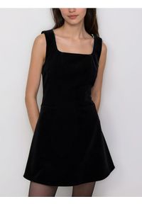 Reserved - Sukienka mini ze zdobieniem - czarny. Kolor: czarny. Materiał: tkanina. Wzór: aplikacja. Długość: mini #1