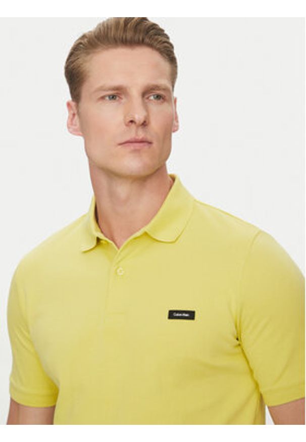 Calvin Klein Polo K10K111196 Żółty Slim Fit. Typ kołnierza: polo. Kolor: żółty. Materiał: bawełna