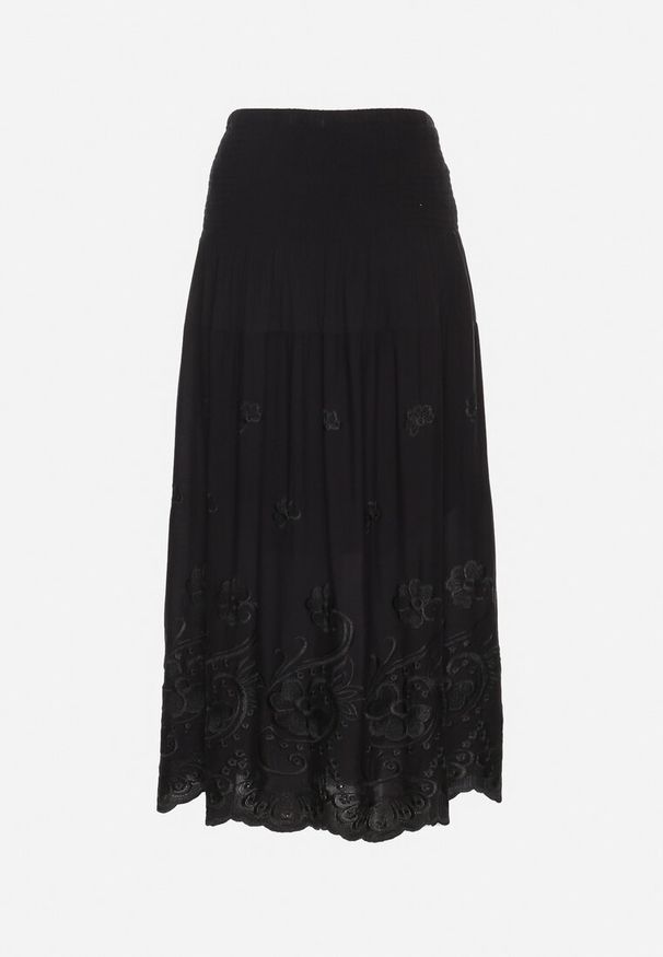 Born2be - Czarna Spódnica Rozkloszowana z Bawełny z Haftowanymi Kwiatami Divilene. Okazja: na co dzień, na spacer. Kolor: czarny. Materiał: bawełna. Wzór: haft, kwiaty. Styl: casual