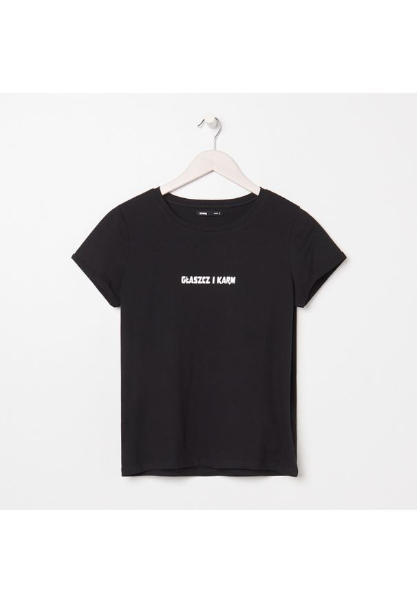 Sinsay - Koszulka z napisem - Czarny. Kolor: czarny. Wzór: napisy