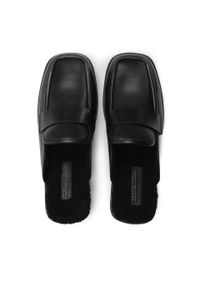 Kazar - Skórzane klapki na płaskiej podeszwie. Okazja: na spotkanie biznesowe, do pracy. Kolor: czarny. Materiał: skóra. Sezon: lato. Obcas: na płaskiej podeszwie. Styl: elegancki, biznesowy. Wysokość obcasa: niski #3