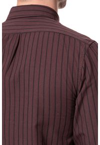 Lee - KOSZULA LEE BUTTON DOWN AUBERGINE L880ZMKA. Typ kołnierza: button down. Kolor: czarny. Materiał: bawełna. Wzór: paski #10