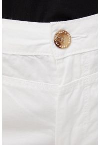 Pepe Jeans szorty bawełniane BALBOA SHORT damskie kolor biały gładkie medium waist. Okazja: na co dzień. Kolor: biały. Materiał: bawełna. Wzór: gładki. Styl: casual #4