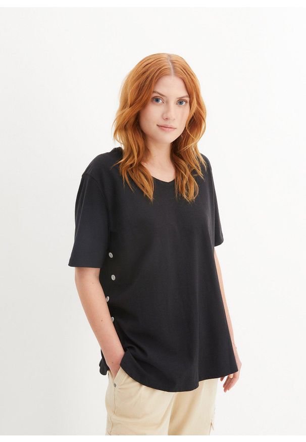 bonprix - Szeroki T-shirt z bawełny organicznej. Typ kołnierza: dekolt w serek. Kolor: czarny. Materiał: bawełna