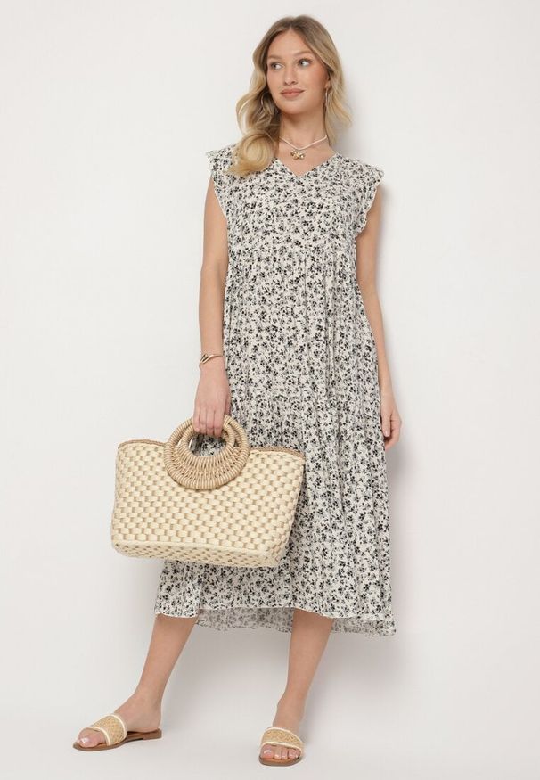 Born2be - Beżowo-Granatowa Bawełniana Sukienka o Rozkloszowanym Kroju z Falbanami i Dekoltem w Serek Ifforine. Okazja: na co dzień. Typ kołnierza: dekolt w serek. Kolor: beżowy. Materiał: bawełna. Styl: casual, elegancki