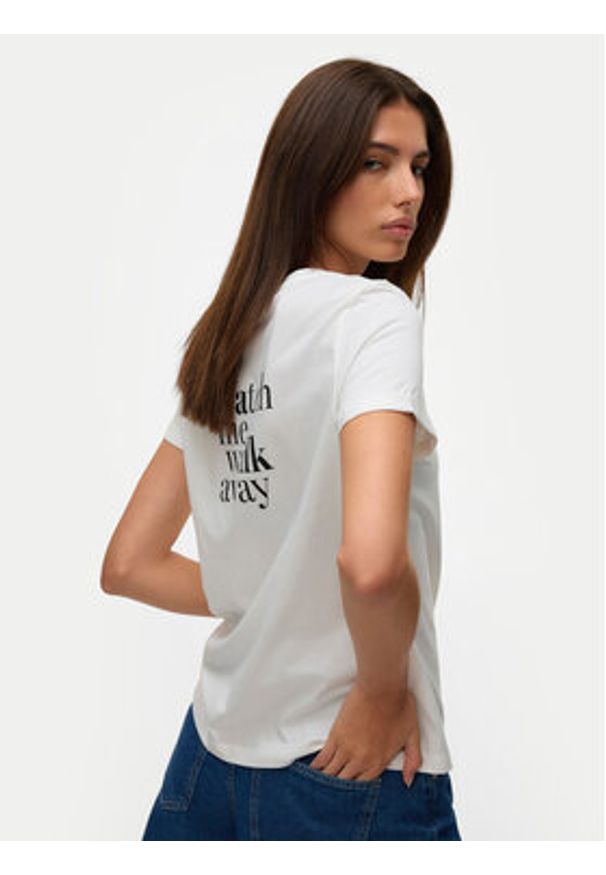 Vero Moda T-Shirt Blair 10325914 Biały Regular Fit. Kolor: biały. Materiał: bawełna