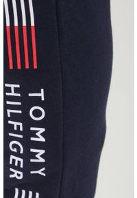 TOMMY HILFIGER - Tommy Hilfiger spodnie dresowe męskie kolor granatowy z nadrukiem. Kolor: niebieski. Materiał: dresówka. Wzór: nadruk #5