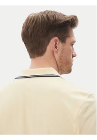 Wrangler Polo 112362826 Żółty Regular Fit. Typ kołnierza: polo. Kolor: żółty. Materiał: bawełna #4