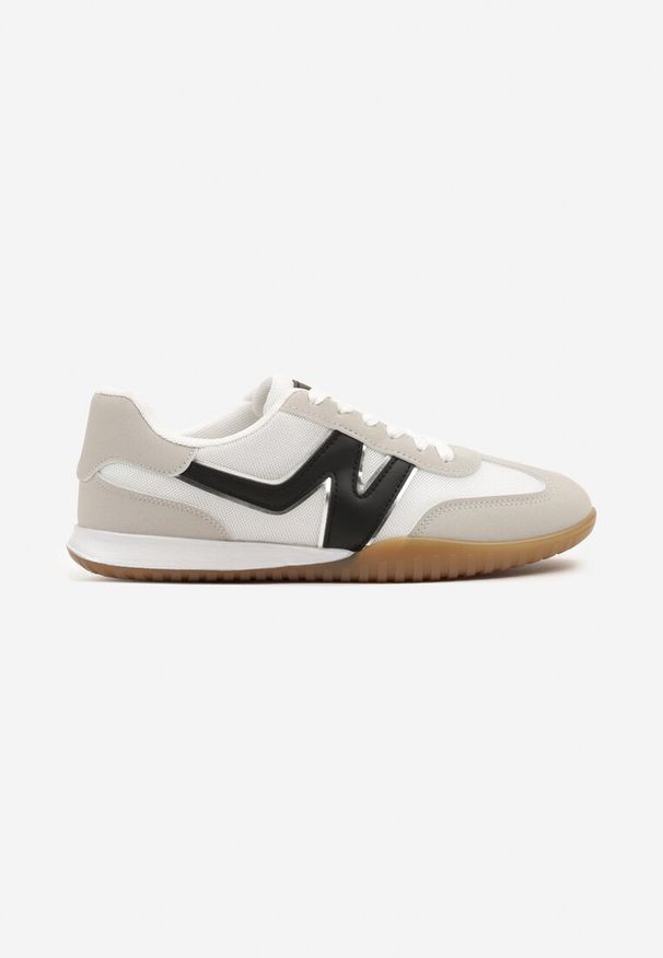 Renee - Biało-Czarne Sneakersy w Stylu Tenisówek Ozdobione Naszywką Tanelis. Kolor: biały. Materiał: jeans. Wzór: aplikacja