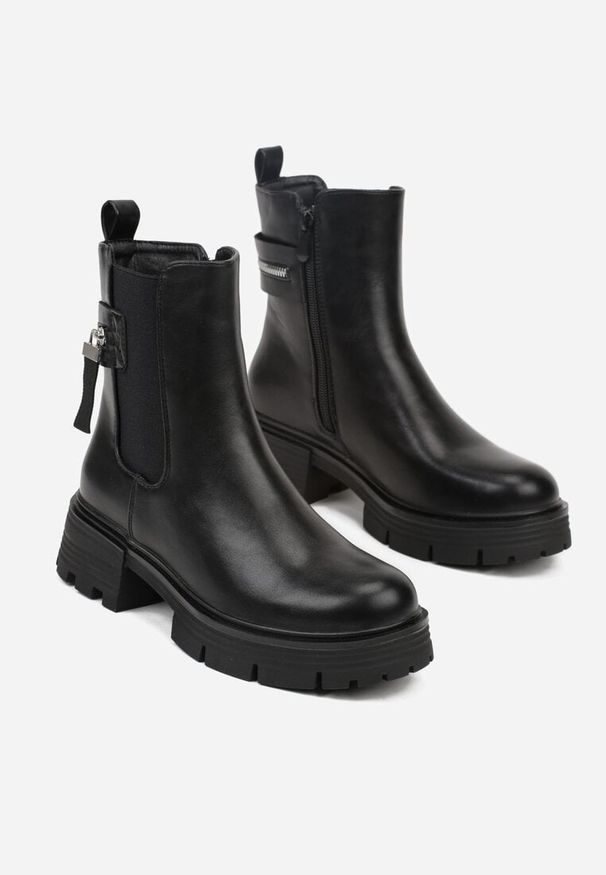 Born2be - Czarne Botki Sztyblety na Grubej Podeszwie z Ozdobą Refana. Okazja: na co dzień. Kolor: czarny. Materiał: jeans. Wzór: aplikacja. Styl: casual, klasyczny, elegancki