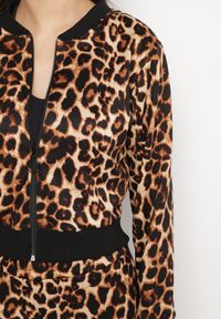 Born2be - Brązowy Komplet Dresowy w Panterkę Bluza ze Ściągaczami i Szerokie Spodnie Sonaniela. Kolor: brązowy. Materiał: dresówka. Wzór: motyw zwierzęcy #7