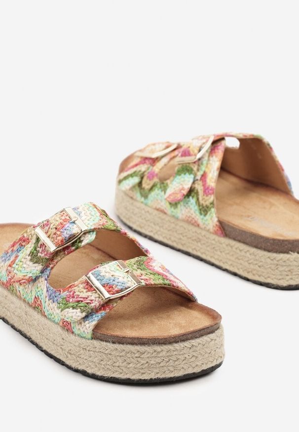 Renee - Beżowo-Różowe Klapki na Platformie z Plecionką Cholewką i Klamrami Kallne. Okazja: na spacer. Kolor: beżowy. Materiał: jeans. Sezon: lato. Obcas: na platformie. Styl: boho