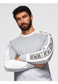 Ombre Clothing - Męska bluza z kontrastowymi lampasami i raglanowym rękawem – szary melanż V2 - Rozmiar: L. Okazja: na co dzień. Kolor: szary. Materiał: jeans, bawełna, dresówka, poliester. Długość rękawa: raglanowy rękaw. Wzór: melanż. Styl: casual, klasyczny