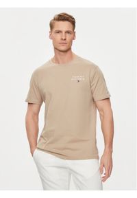 TOMMY HILFIGER - Tommy Hilfiger T-Shirt Logo UM0UM02916 Beżowy Regular Fit. Kolor: beżowy. Materiał: bawełna
