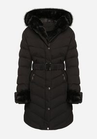 Born2be - Czarna Pikowana Kurtka Zimowa z Paskiem i Futerkowymi Obszyciami z Możliwością Odpięcia Hedirra. Okazja: na co dzień. Kolor: czarny. Materiał: jeans. Sezon: zima. Styl: casual, elegancki #7