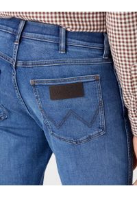 Wrangler - WRANGLER LARSTON MĘSKIE SPODNIE JEANSOWE JEANSY ROUGH RIDED W18SCSZ57