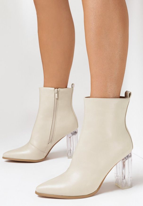 Born2be - Beżowe Botki Nyala. Wysokość cholewki: za kostkę. Nosek buta: szpiczasty. Zapięcie: zamek. Kolor: beżowy. Materiał: materiał. Szerokość cholewki: normalna. Obcas: na słupku. Styl: elegancki