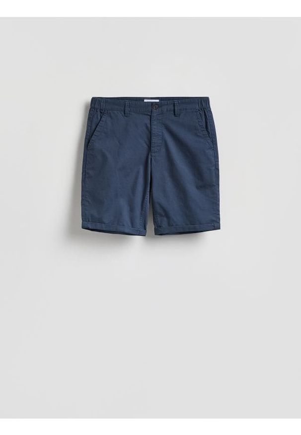 Reserved - Bawełniane szorty chino - granatowy. Kolor: niebieski. Materiał: bawełna