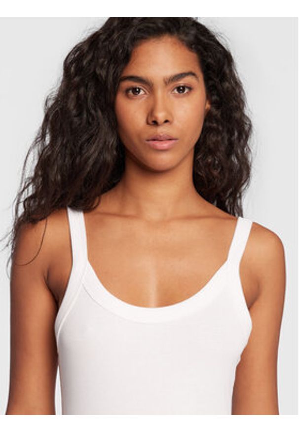Gina Tricot Top Basic 14188 Biały Slim Fit. Kolor: biały. Materiał: bawełna