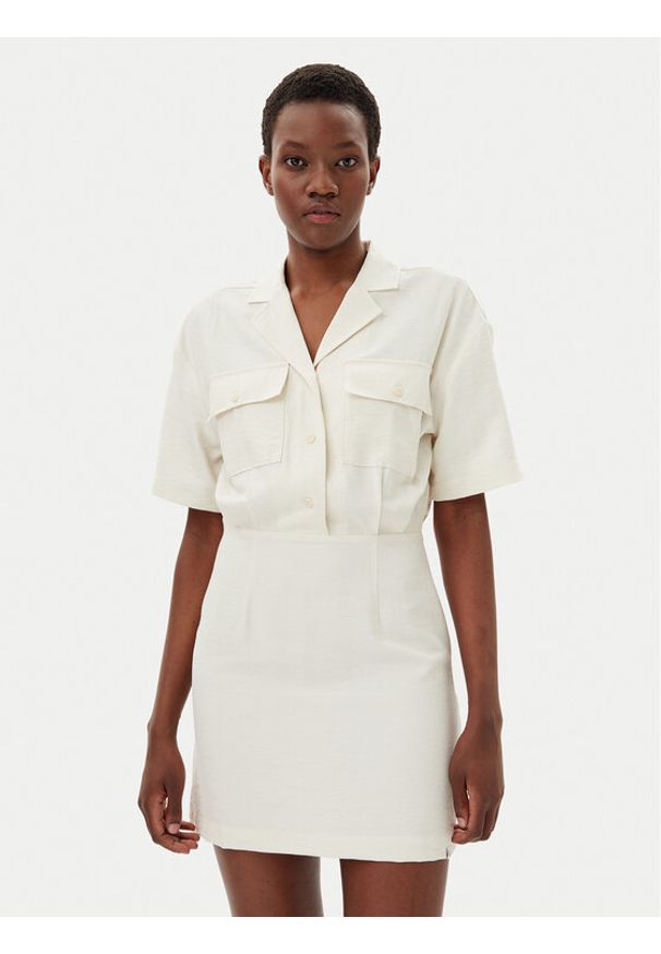 Calvin Klein Jeans Sukienka koszulowa J20J225297 Beżowy Regular Fit. Kolor: beżowy. Materiał: wiskoza. Typ sukienki: koszulowe