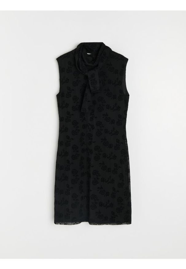 Sinsay - Sukienka mini z półgolfem i materiałowym szalem - czarny. Kolor: czarny. Materiał: materiał. Długość: mini