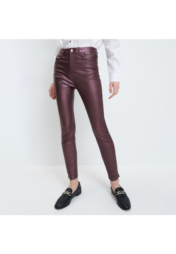 Mohito - Spodnie skinny - Fioletowy. Kolor: fioletowy