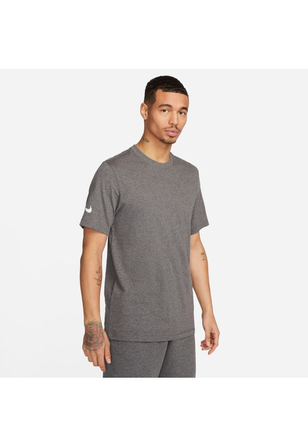 T-shirt sportowy z krótkim rękawem męski Nike Park 20 M Tee. Kolor: szary. Materiał: bawełna. Długość rękawa: krótki rękaw. Długość: krótkie