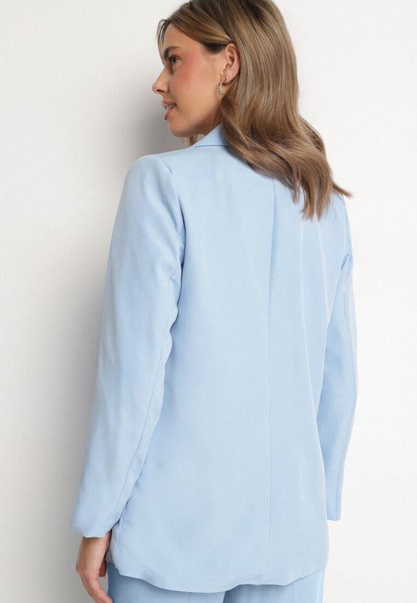 Born2be - Niebieska Marynarka z Usztywnionymi Ramionami i Imitacją Kieszeni Vivimira. Okazja: na imprezę, na co dzień, na spotkanie biznesowe. Kolor: niebieski. Styl: klasyczny, casual, elegancki, biznesowy