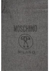 MOSCHINO - Moschino Szal wełniany kolor szary gładki. Kolor: szary. Materiał: wełna. Wzór: gładki