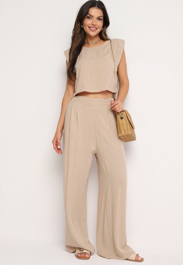 Born2be - Beżowy Wiskozowy Komplet Bluzka na Guzik z Usztywnianymi Ramionami i Szerokie Spodnie Vimalettes. Kolor: beżowy. Materiał: wiskoza