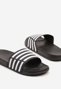 Born2be - Czarno-Białe Piankowe Klapki w Sportowym Stylu Zdobione Paskami Elitelle. Okazja: na co dzień. Kolor: czarny. Materiał: jeans. Wzór: aplikacja. Styl: sportowy #6