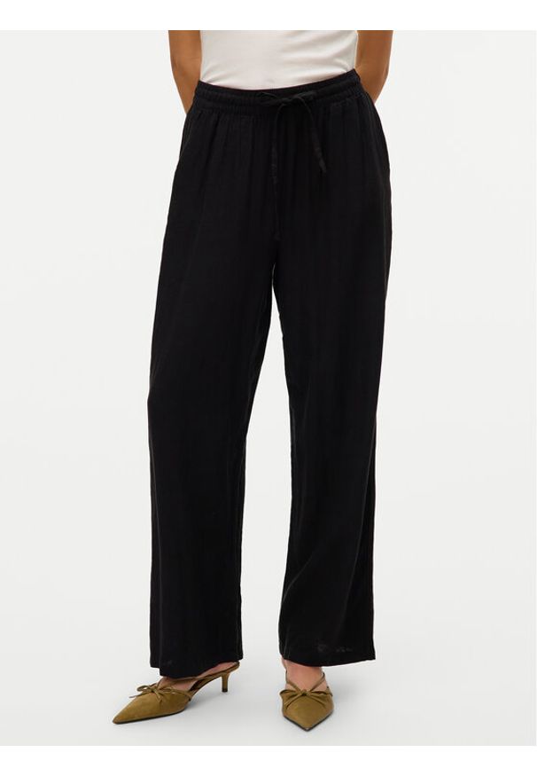 Vero Moda Spodnie materiałowe Linn 10305091 Czarny Loose Fit. Kolor: czarny. Materiał: wiskoza, len
