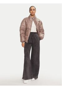 Fila Kurtka zimowa FAW0904 Beżowy Regular Fit. Kolor: beżowy. Materiał: syntetyk. Sezon: zima #2