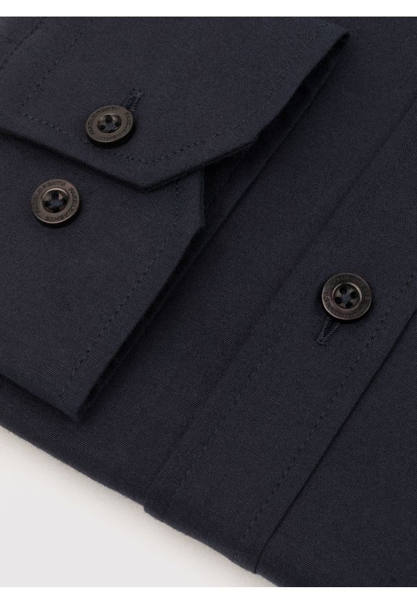 Pako Lorente - PAKO LORENTE – Granatowa gładka koszula męska. Okazja: na wesele, na ślub cywilny. Kolor: niebieski, czerwony. Materiał: bawełna, elastan. Wzór: gładki. Styl: elegancki