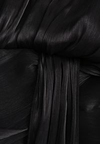 Renee - Czarna Rozkloszowana Sukienka Wieczorowa z Szyfonowej Tkaniny Amanna. Kolor: czarny. Materiał: szyfon, tkanina. Wzór: aplikacja. Typ sukienki: rozkloszowane. Styl: wizytowy #5