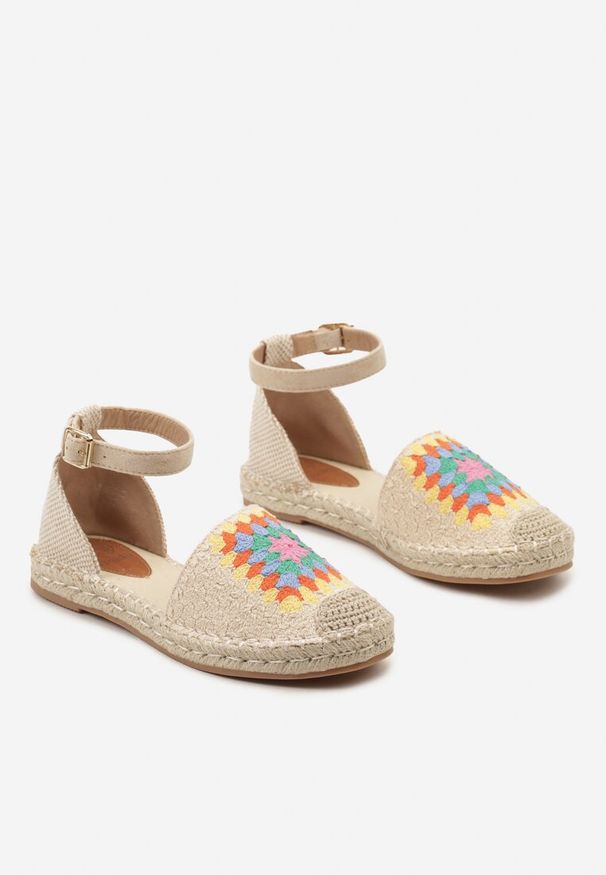 Renee - Beżowe Espadryle na Płaskiej Podeszwie Zapinane na Sprzączkę z Plecioną Podeszwą Laveda. Okazja: na co dzień, na spacer. Zapięcie: sprzączka. Kolor: beżowy. Materiał: len. Sezon: lato. Obcas: na płaskiej podeszwie. Styl: casual